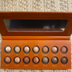 LAURA GELLER Baked eye shadow